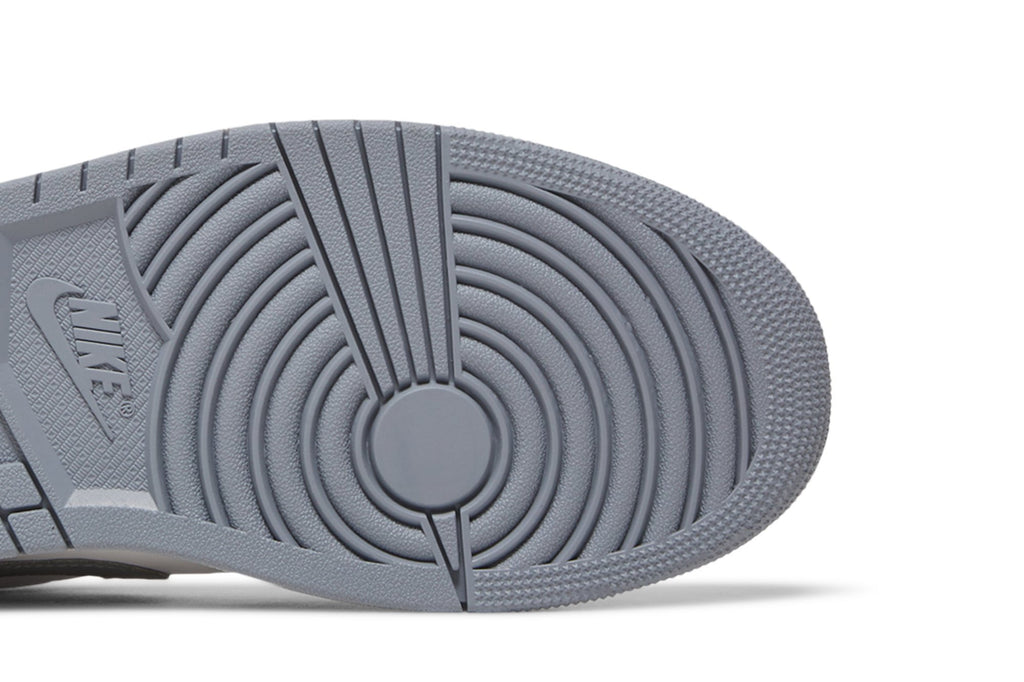Retro 1 Low Sneakers — Vintage Grey — 553558-053