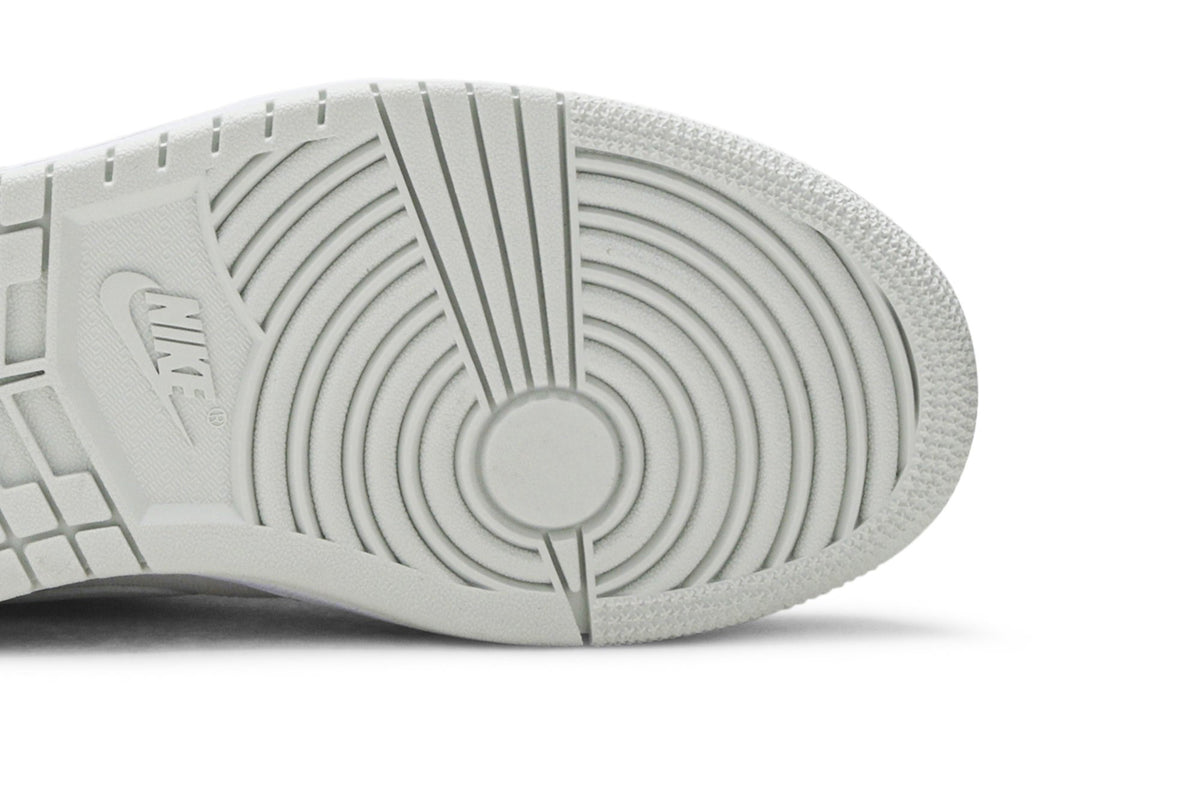 Retro 1 Low Sneakers — Spruce Aura — CW1381-003