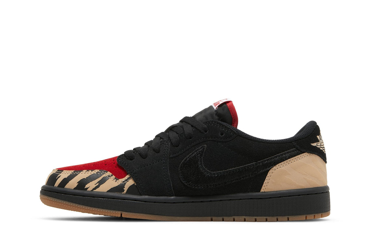 SoleFly Collaboration — Retro 1 Low OG SP Sneakers — Everglades — DN3400-001
