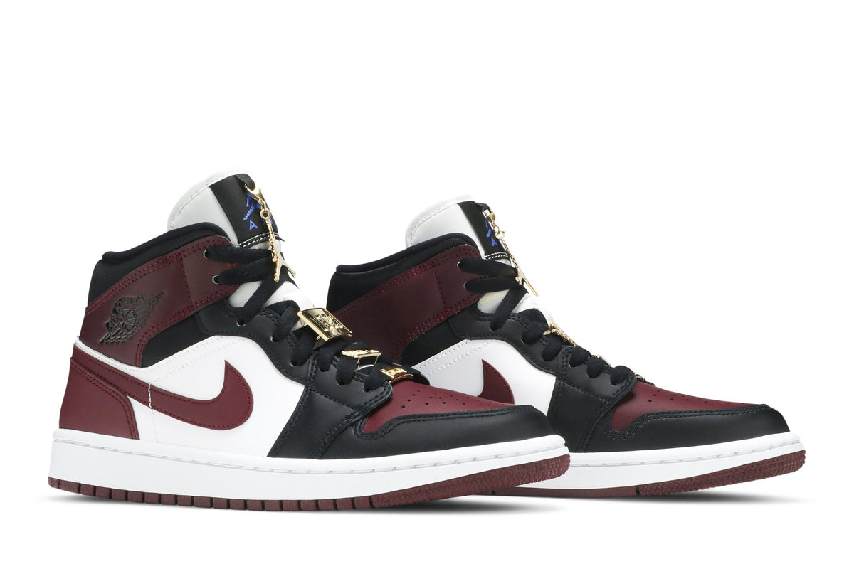 Retro 1 Mid SE Sneakers — Gold Pendants — CZ4385-016