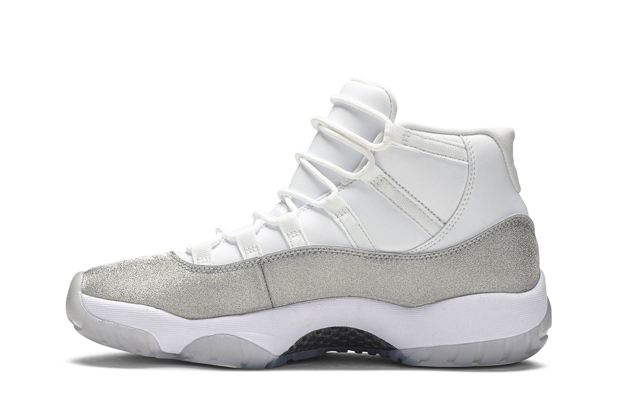 Retro 11 Sneakers — Vast Grey — AR0715-100