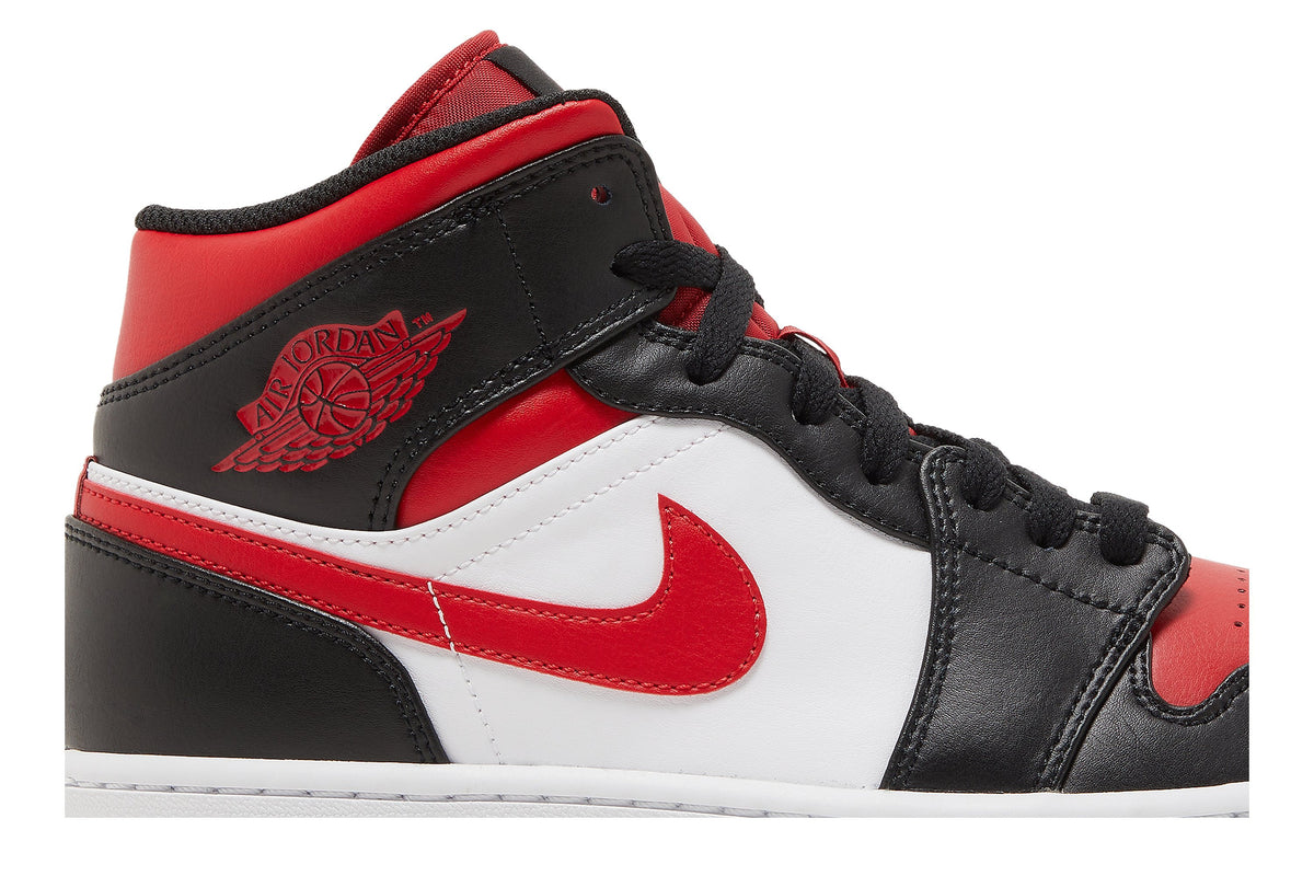 Retro 1 Mid Sneakers — Bred Toe — 554724-079