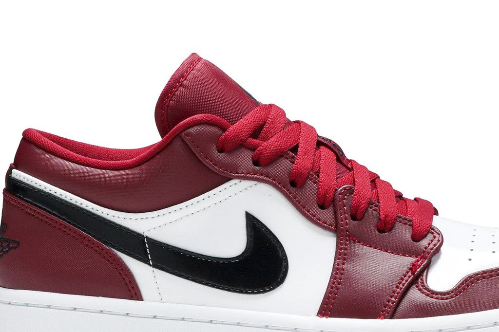 Retro 1 Low Sneakers — Noble Red — 553558-604