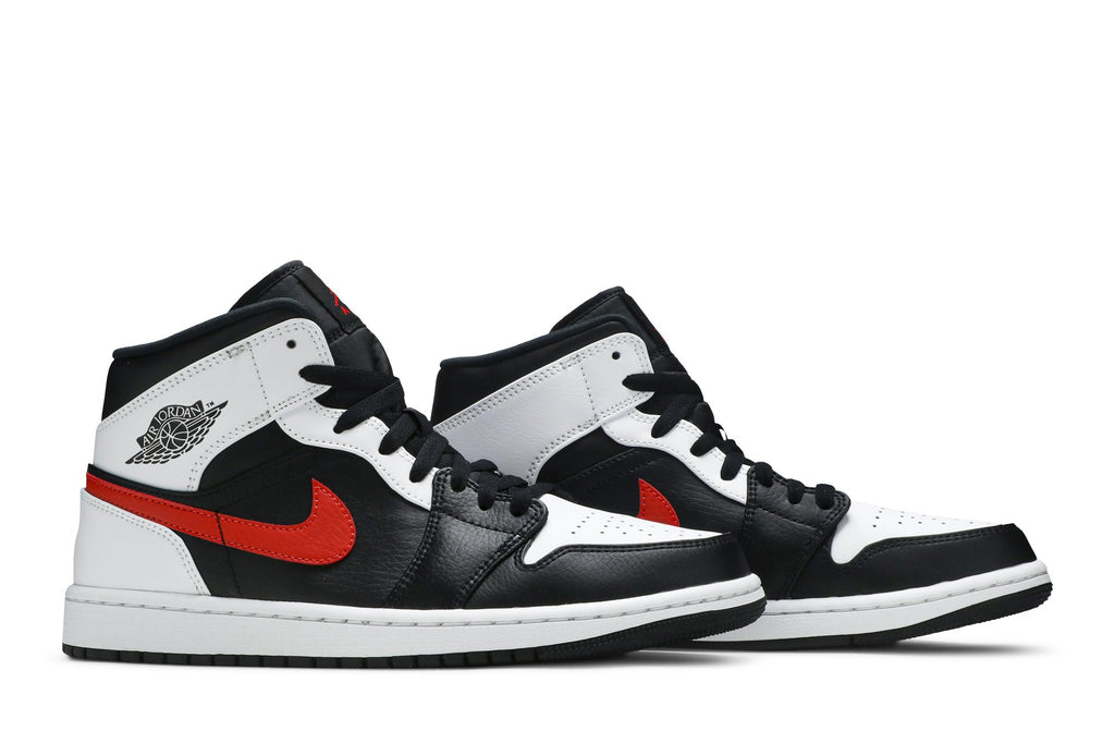 Retro 1 Mid Sneakers — Chile Red — 554724-075