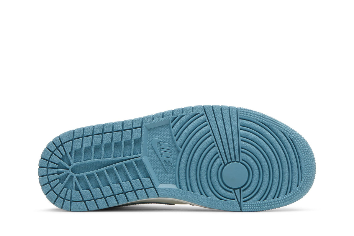 Retro 1 Mid Sneakers — University Blue — BQ6472-141