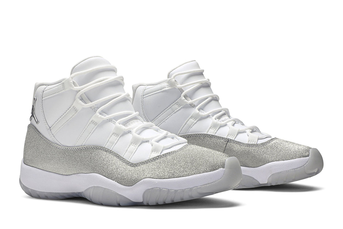 Retro 11 Sneakers — Vast Grey — AR0715-100