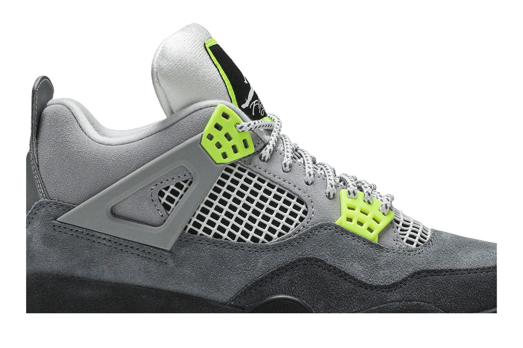 Retro 4 SE Sneakers — Neon 95 — CT5342-007