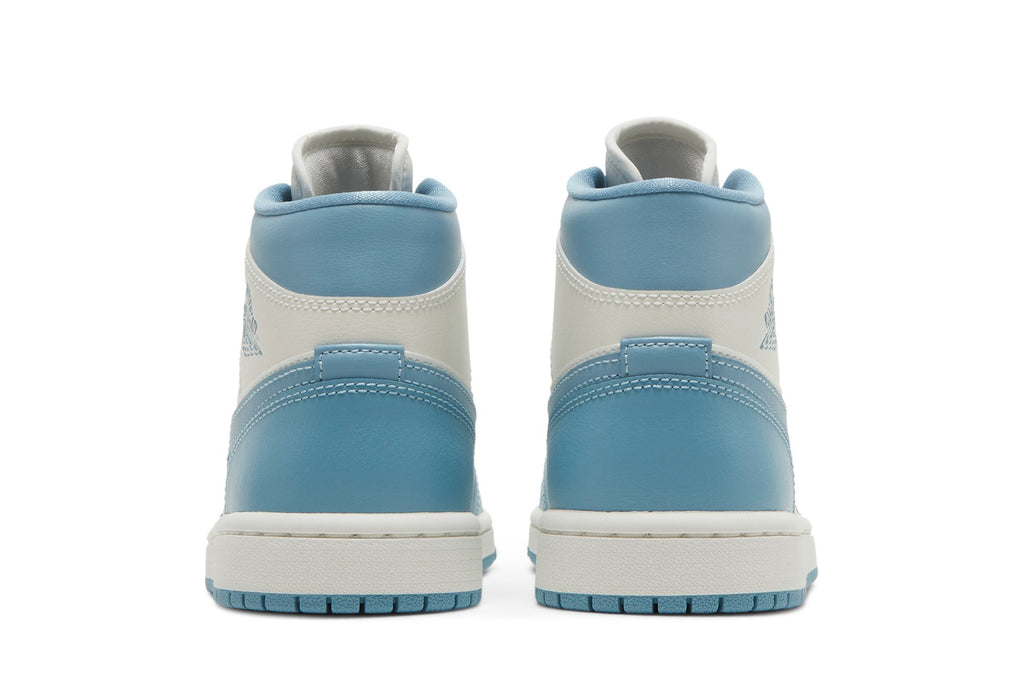Retro 1 Mid Sneakers — University Blue — BQ6472-141