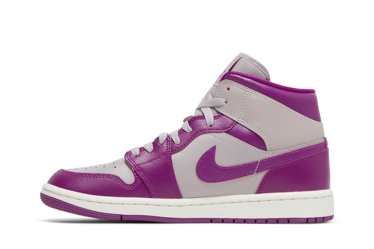 Retro 1 Mid Sneakers — Magenta — BQ6472-501