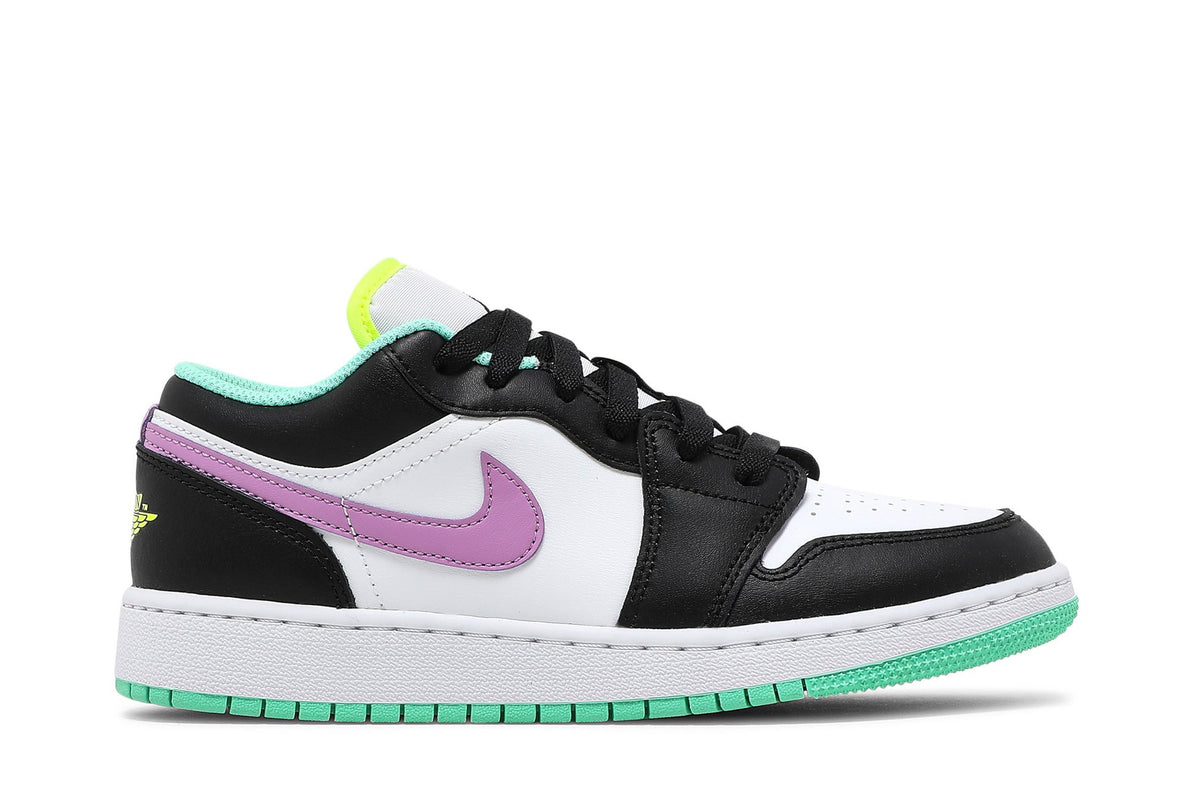 Retro 1 Low GS Sneakers — White Violet Shock — 553560-151