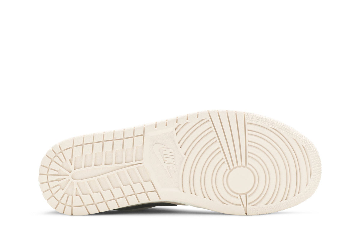Retro 1 Low Sneakers — Black Guava Ice — DC0774-003