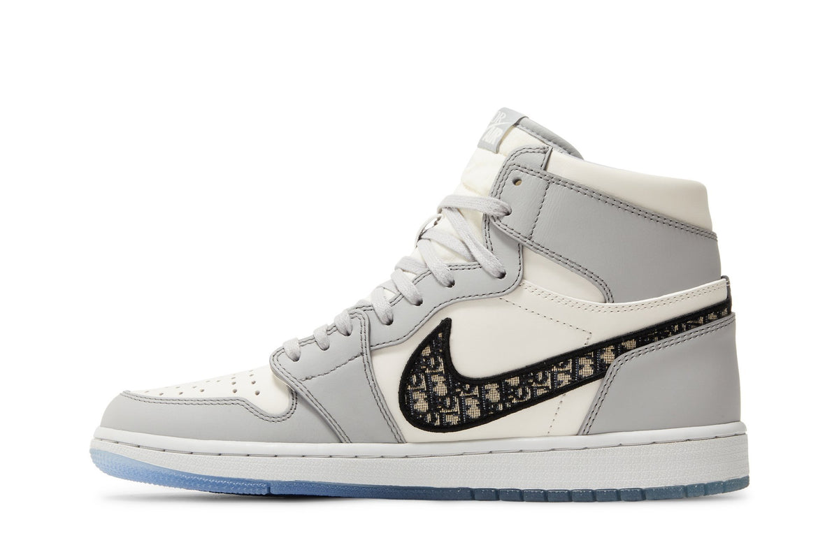 Dior Collaboration — Retro 1 High Sneakers — Classic Colorway — CN8607-002
