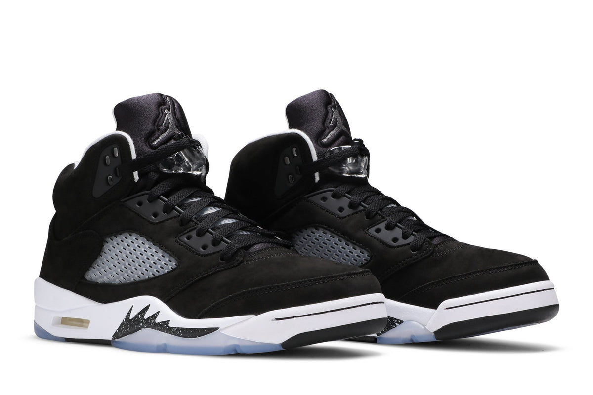 Retro 5 Sneakers — Oreo — CT4838-011