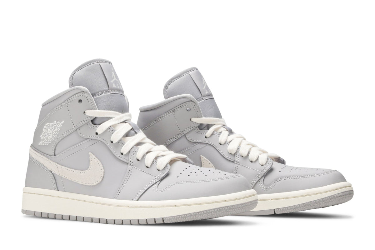 Retro 1 Mid Sneakers — Grey Light Bone — CD7240-002
