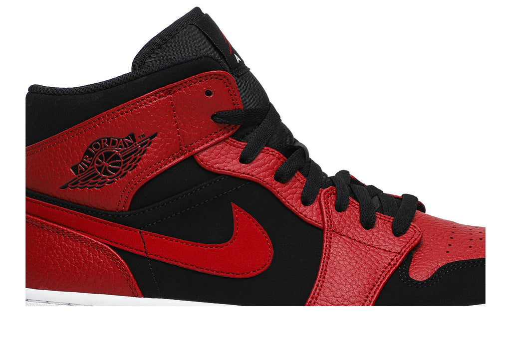 Retro 1 Mid Sneakers — Bred — 554724-054