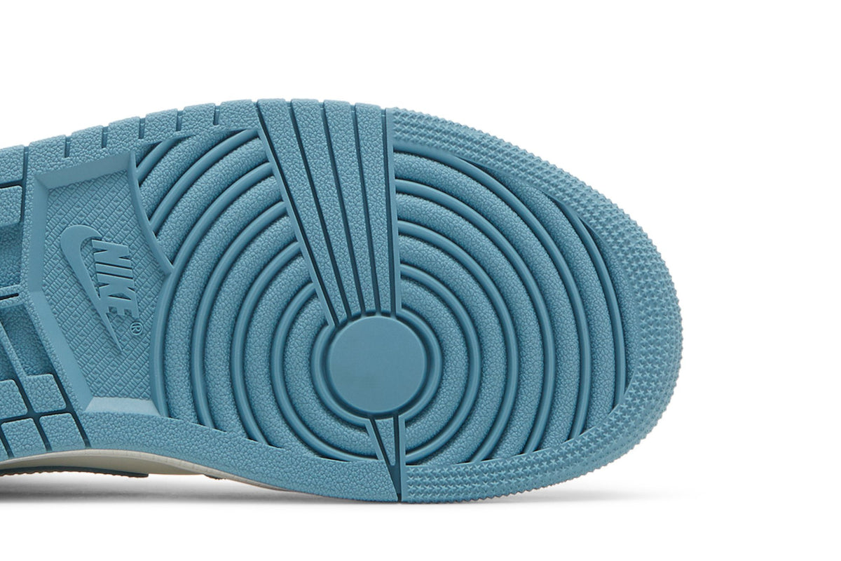 Retro 1 Mid Sneakers — University Blue — BQ6472-141