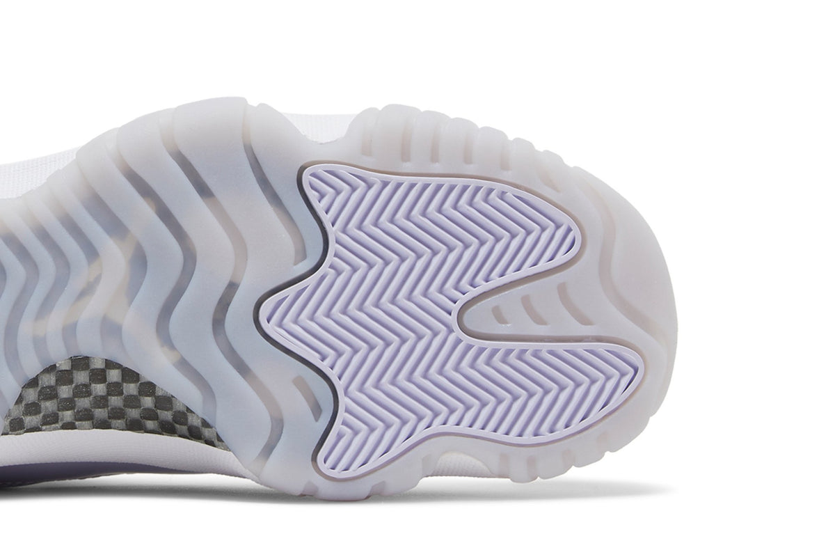 Retro 11 Low Sneakers — Pure Violet — AH7860-101
