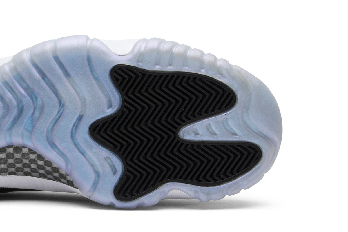 Retro 11 Low Sneakers — Emerald — 528895-145