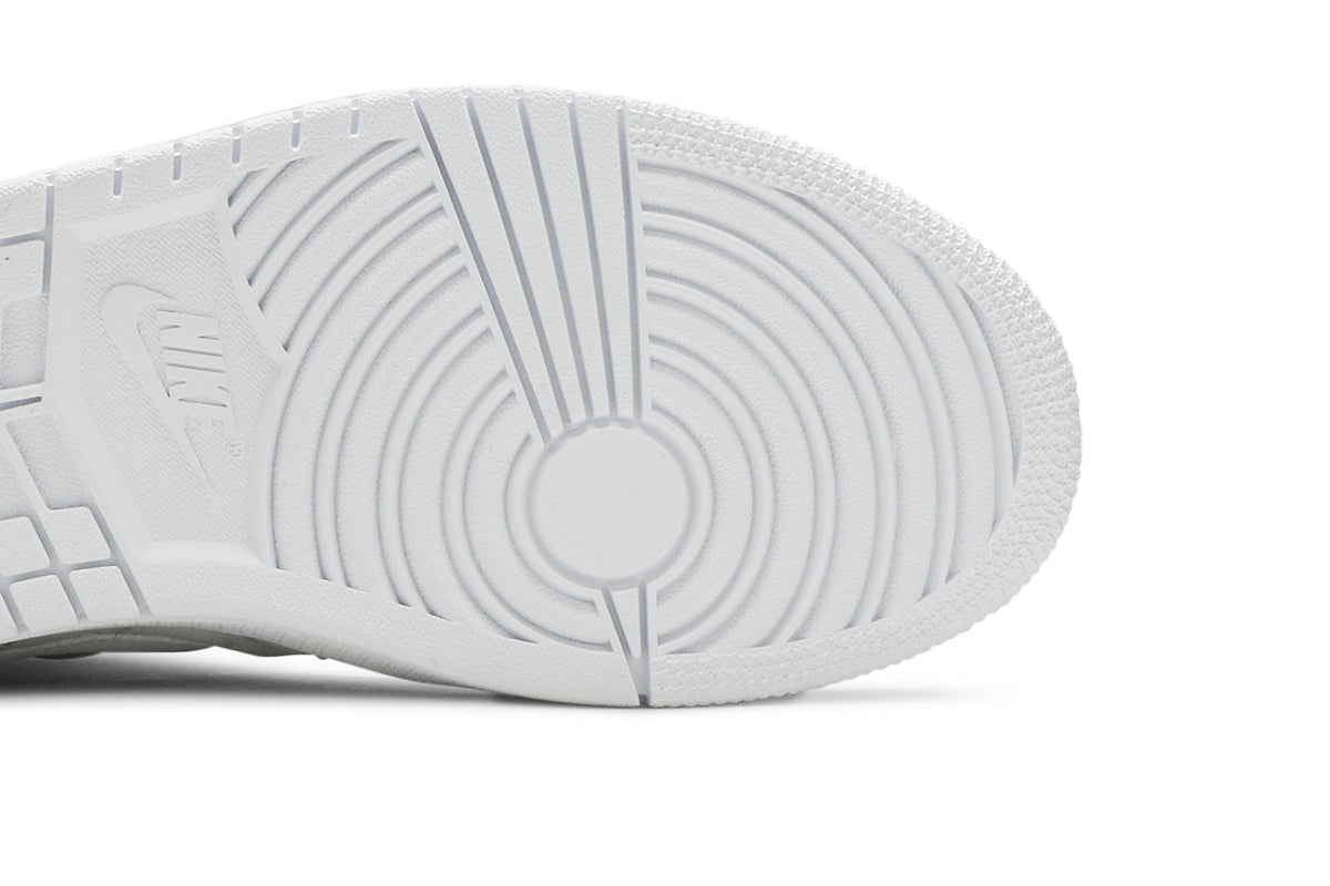 Retro 1 Mid SE Sneakers — White Quilted — DB6078-100