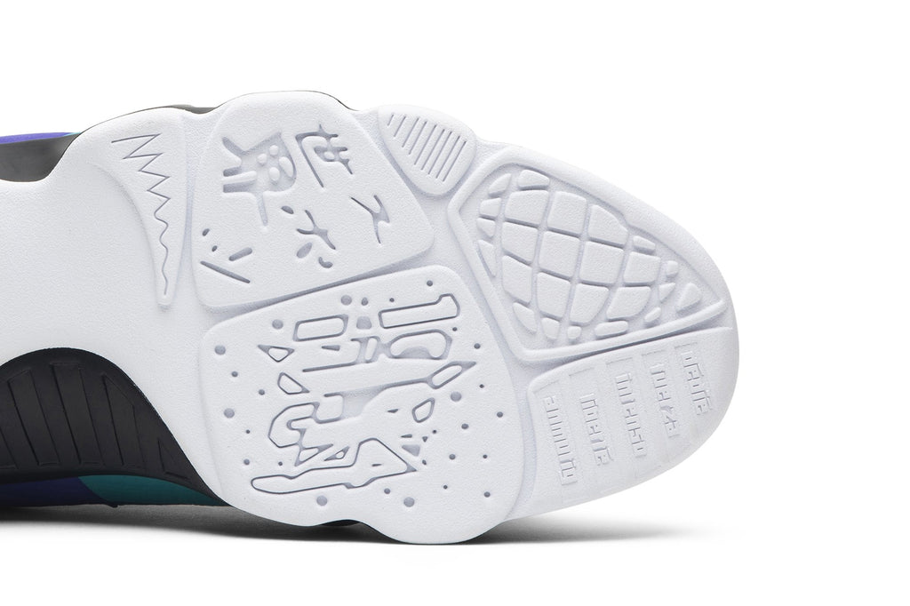Retro 9 Sneakers — Dream It, Do It — 302370-065