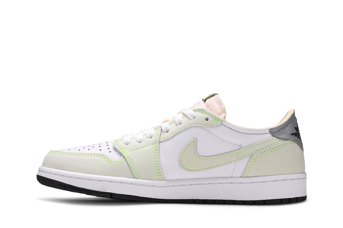 Retro 1 Low OG Sneakers — Ghost Green — DM7837-103
