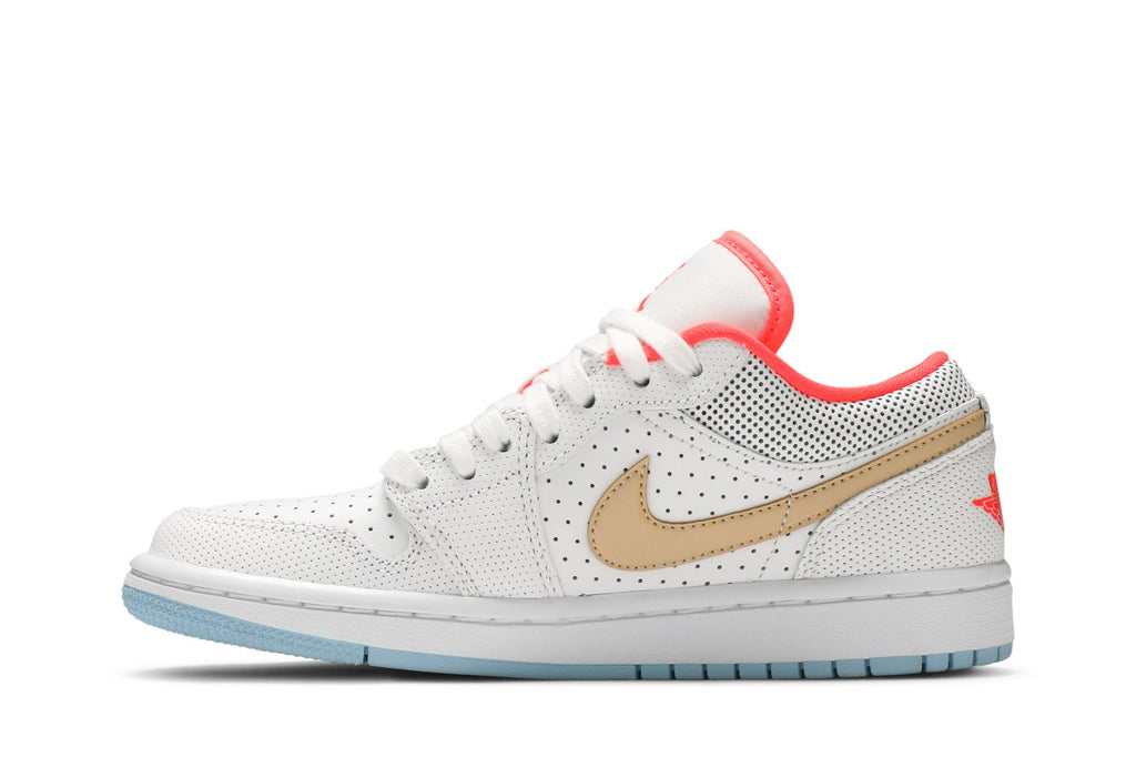 Retro 1 Low SE Sneakers — White Sesame — DC9509-100