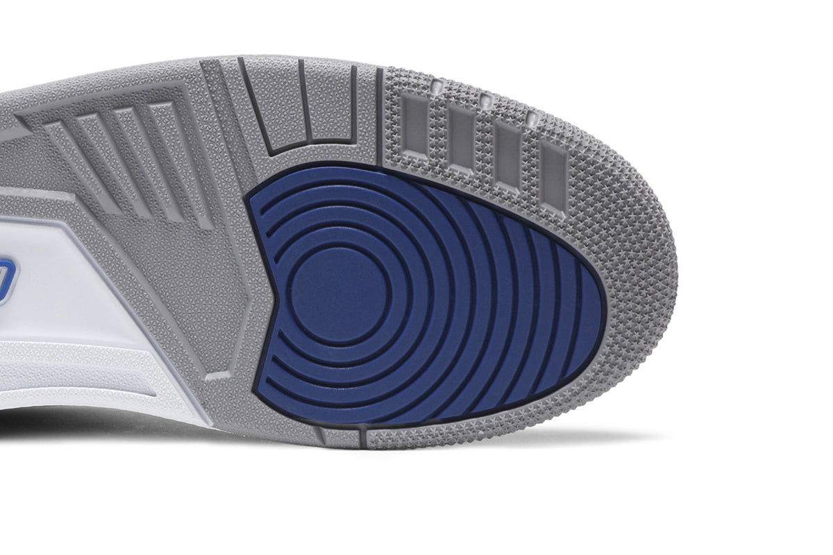 Retro 3 Sneakers — Varsity Royal — CT8532-400