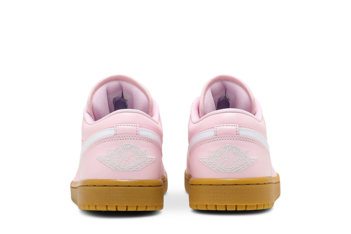 Retro 1 Low Sneakers — Arctic Pink Gum — DC0774-601