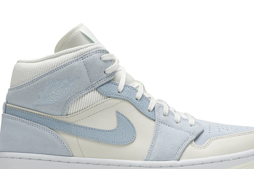 Retro 1 Mid SE Sneakers — Sail Light Blue — DA4666-100