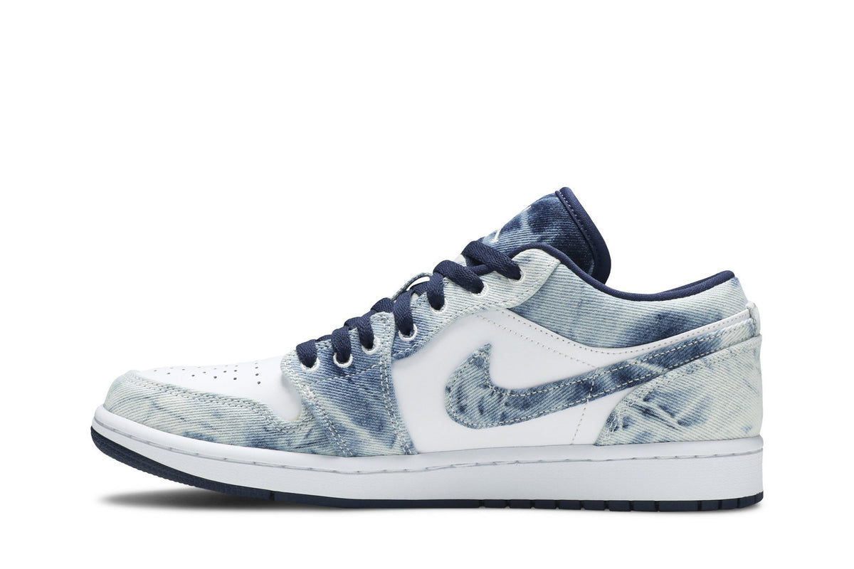 Retro 1 Low SE Sneakers — Washed Denim — CZ8455-100