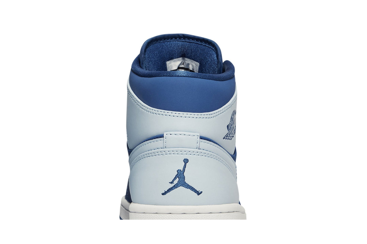 Retro 1 Mid Sneakers — Ice Blue — 554724-400