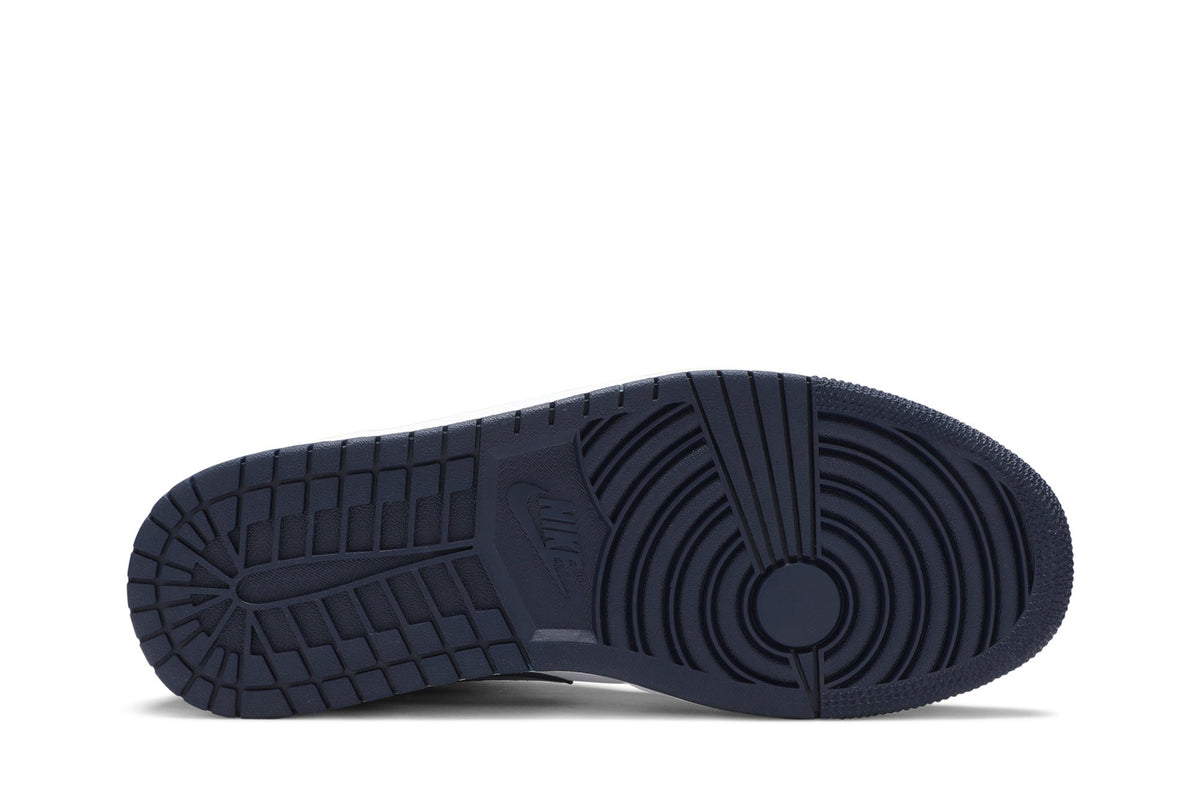 Retro 1 Mid Sneakers — Sanded Purple — 554724-445