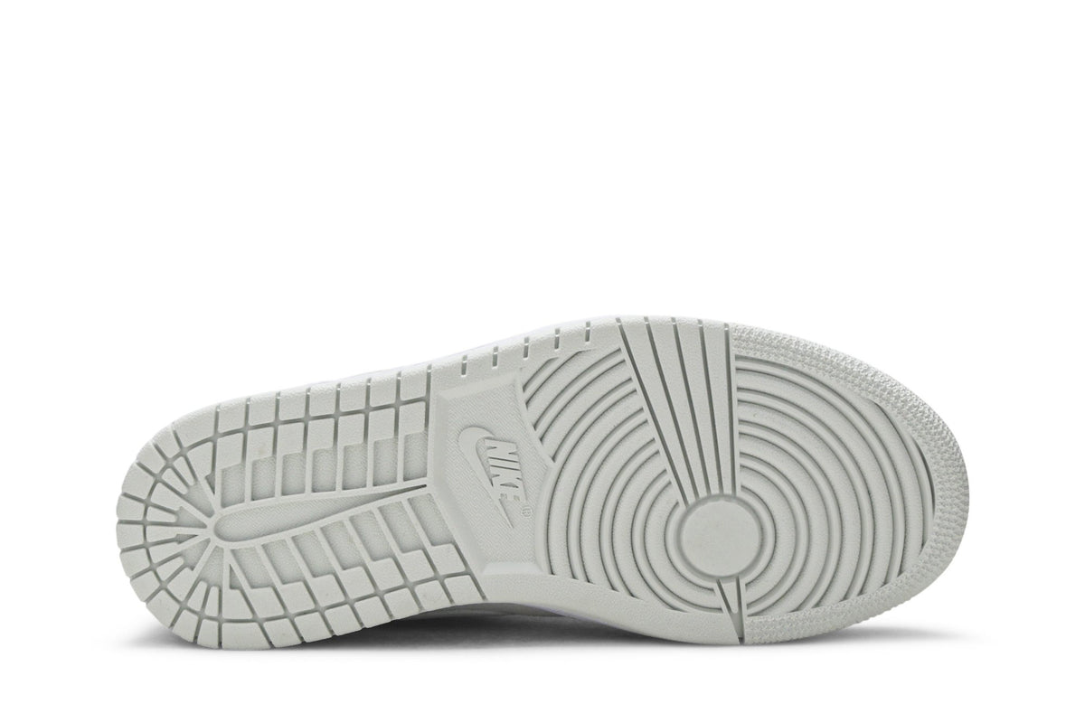 Retro 1 Low Sneakers — Spruce Aura — CW1381-003