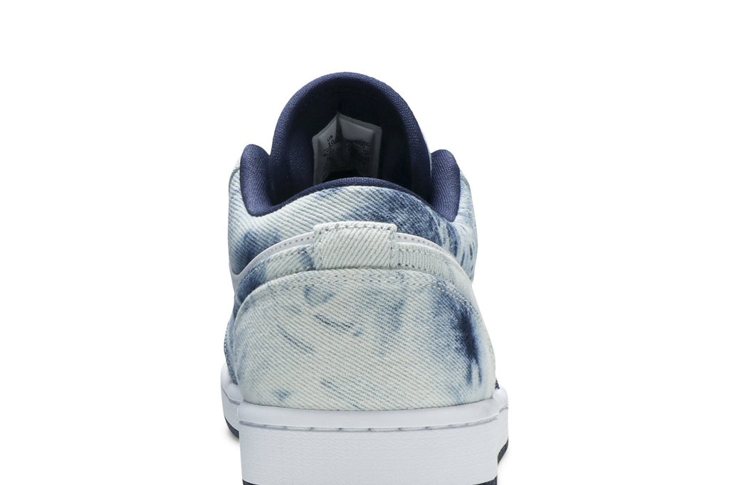 Retro 1 Low SE Sneakers — Washed Denim — CZ8455-100