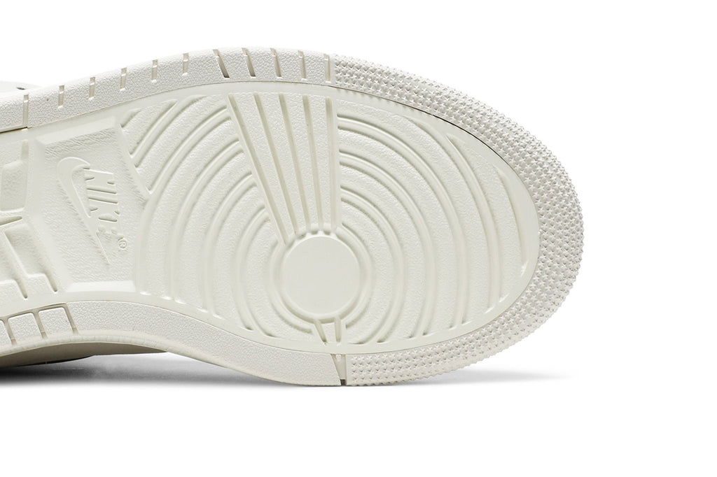 Retro 1 Zoom Sneakers — Summit White — CT0979-100