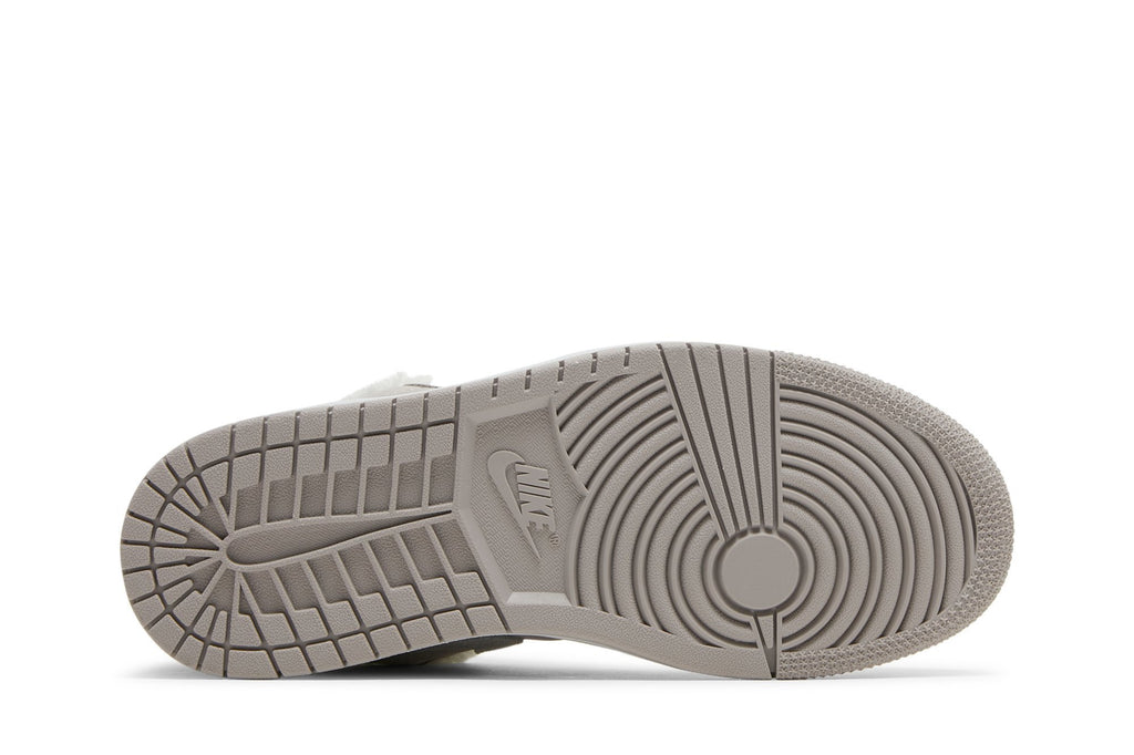 Retro 1 Low SE Sneakers — Sherpa Fleece — DO0750-002