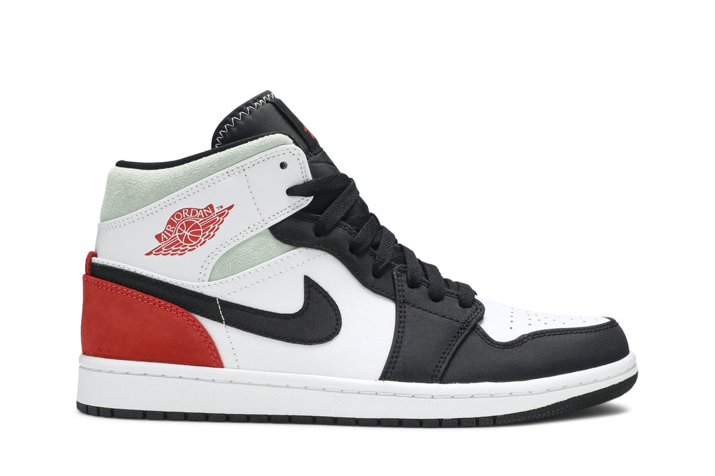 Retro 1 Mid SE Sneakers — Red Black Toe — 852542-100