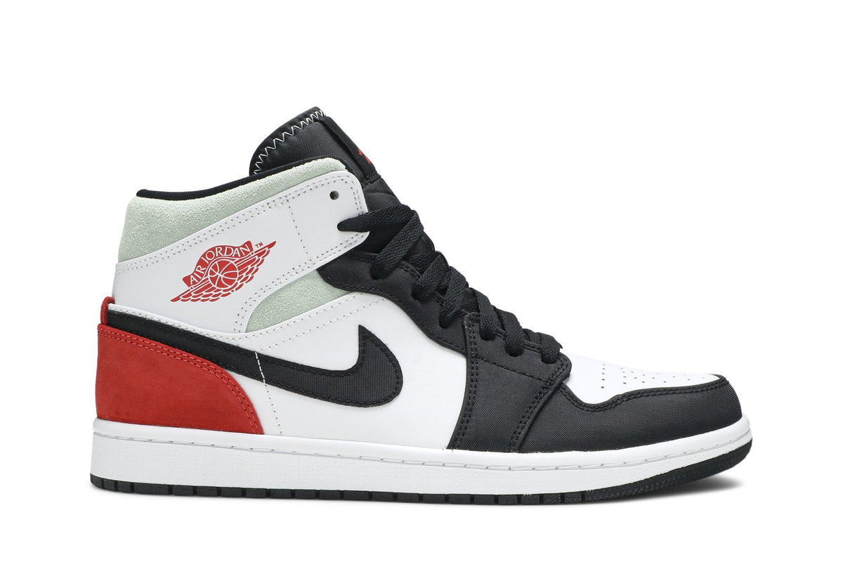 Retro 1 Mid SE Sneakers — Red Black Toe — 852542-100