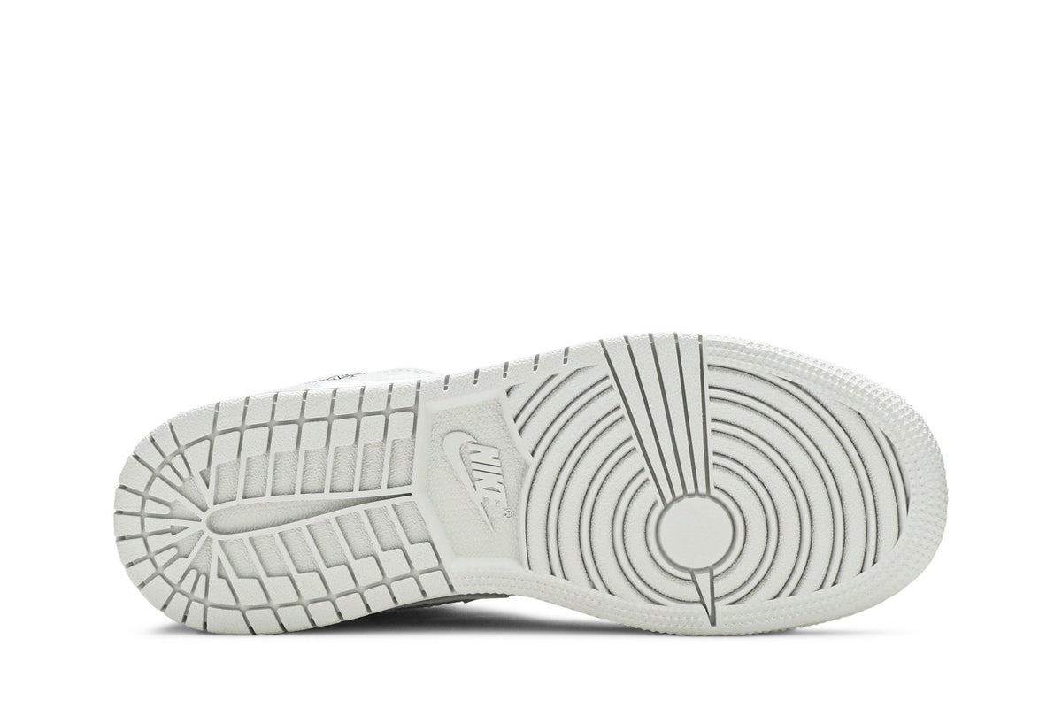 Retro 1 Mid SE GS Sneakers — Swoosh Logo – Grey Camo — DD3235-100