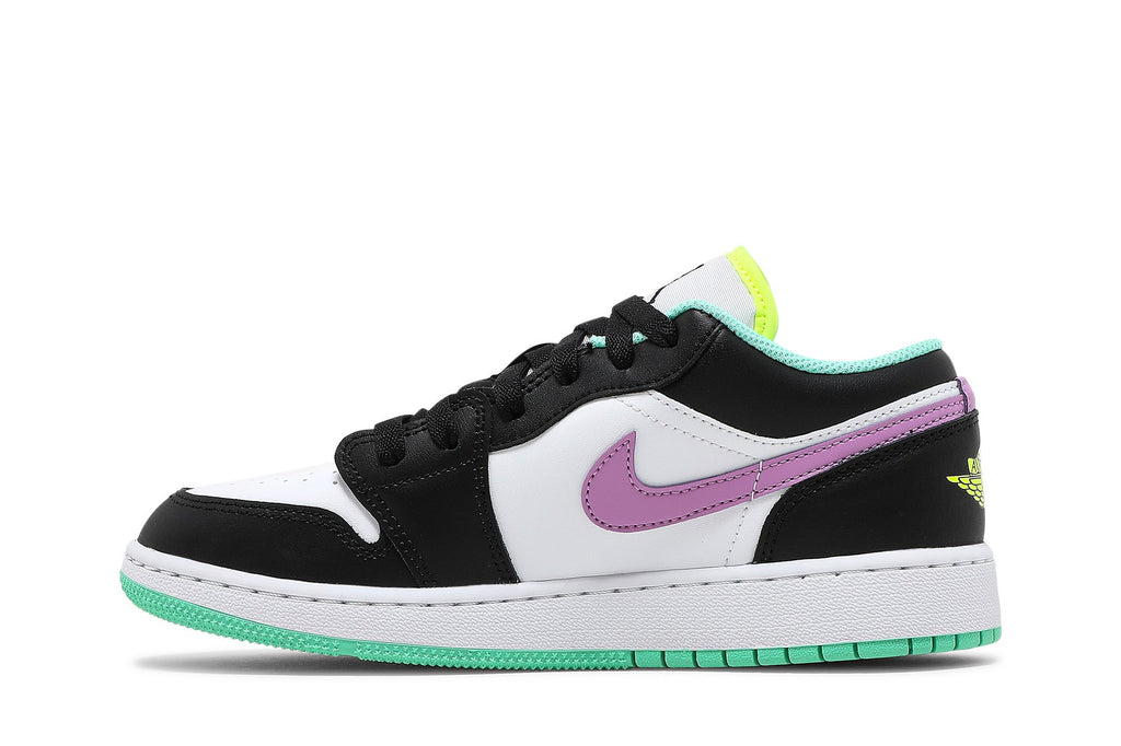 Retro 1 Low GS Sneakers — White Violet Shock — 553560-151
