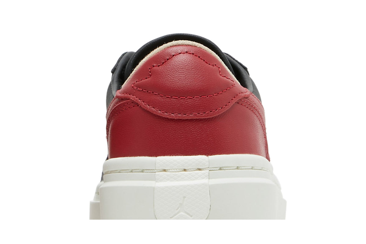 Retro 1 Elevate Low SE Sneakers — Bred — DQ1823-006