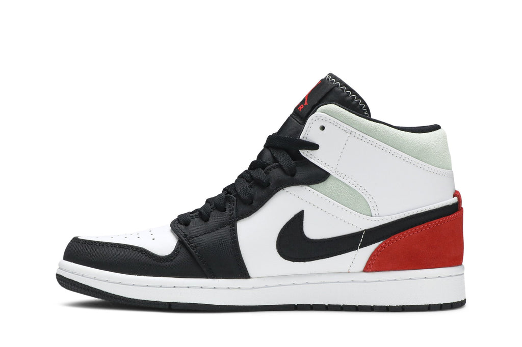Retro 1 Mid SE Sneakers — Red Black Toe — 852542-100