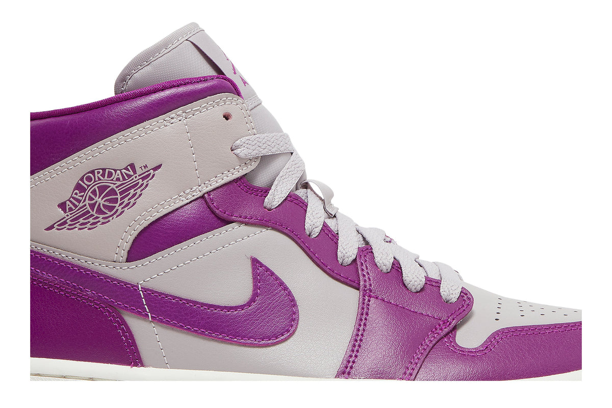 Retro 1 Mid Sneakers — Magenta — BQ6472-501