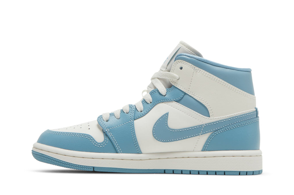 Retro 1 Mid Sneakers — University Blue — BQ6472-141