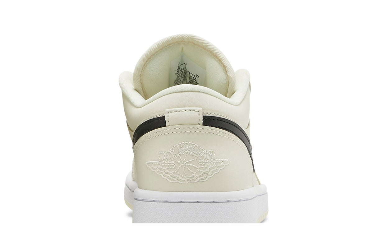 Retro 1 Low Sneakers — Coconut Milk — DC0774-121