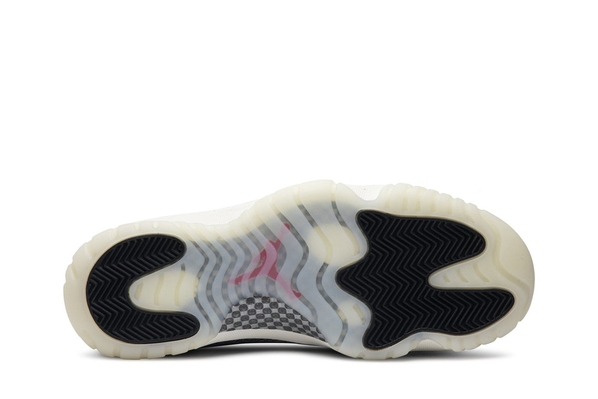 Retro 11 Low Sneakers — Light Bone Snakeskin — CD6846-002