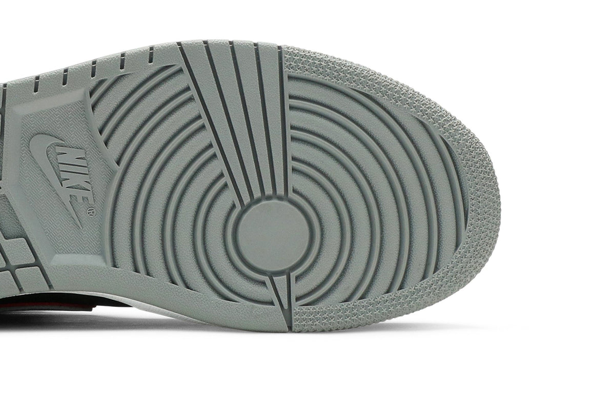 Retro 1 Mid Sneakers — Black Grey — 554724-060