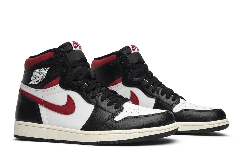 Retro 1 High OG Sneakers — Gym Red — 555088-061