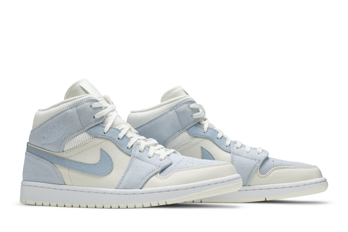Retro 1 Mid SE Sneakers — Sail Light Blue — DA4666-100