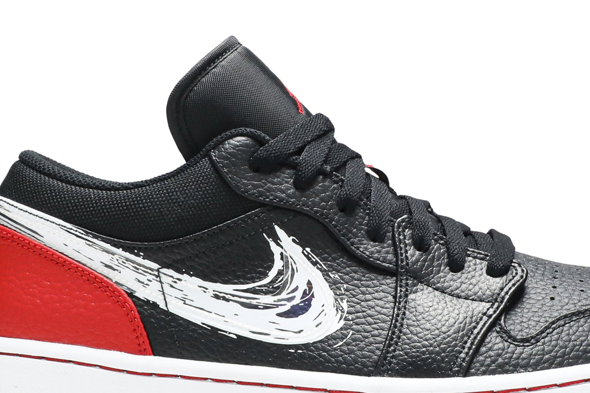 Retro 1 Low Sneakers — Brushstroke Swoosh – Black Red — DA4659-001